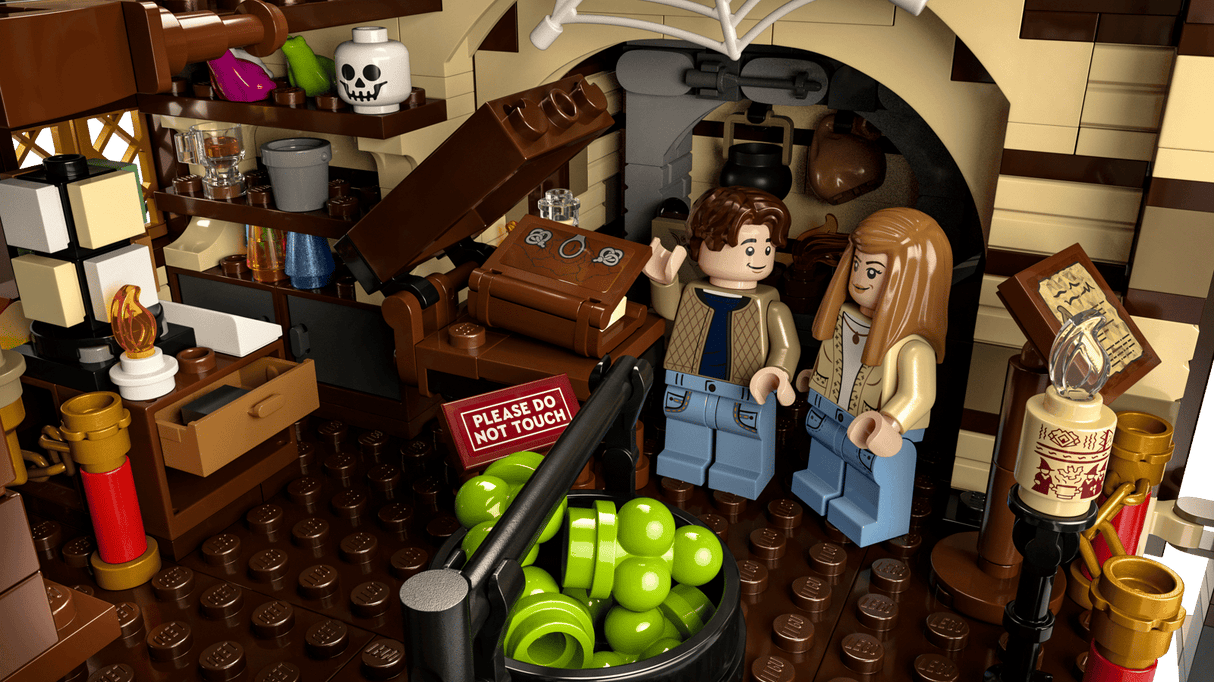 LEGO Ideas Disney Hocus Pocus: The Sanderson Sisters' Cottage 21341