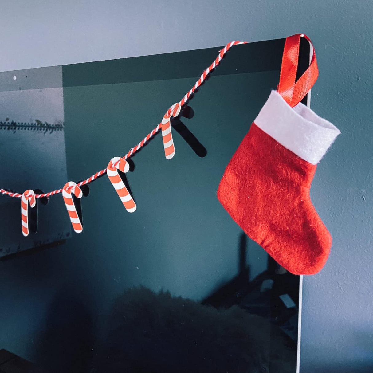 Decorate Your Christmas Desk
