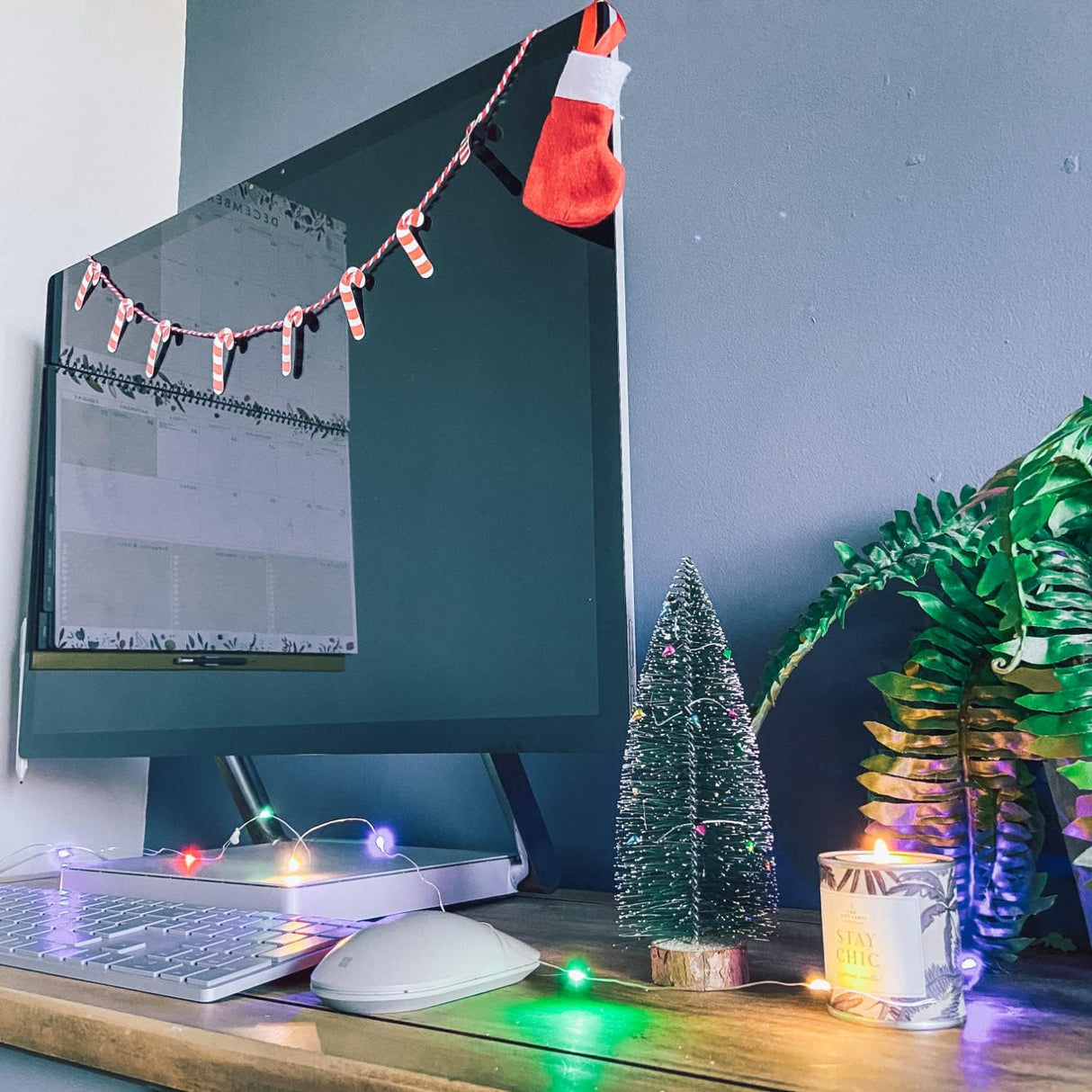 Decorate Your Christmas Desk