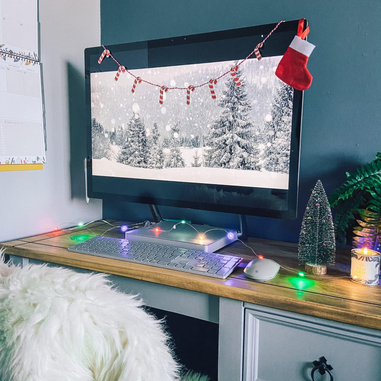 Decorate Your Christmas Desk
