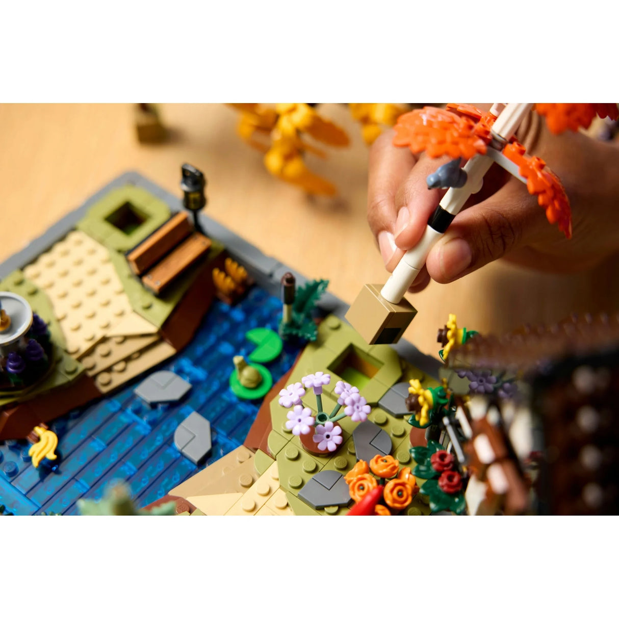 LEGO Icons Autumn Cottage Garden Model Kit for Adults 11372