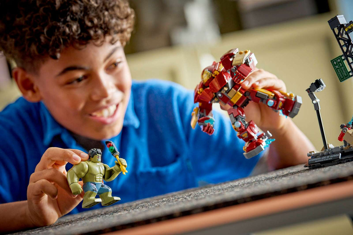 LEGO  Marvel Epic Battle Hulkbuster vs The Hulk Set 76343