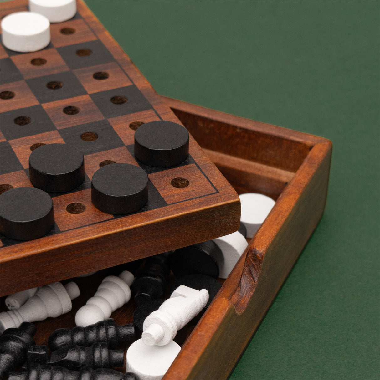 Iron & Glory Checkmate Game